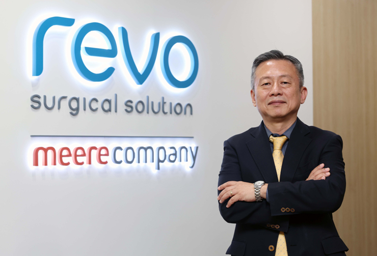 ▲ Ho Kun Lee, Executive Vice President and Head of the Surgical Robot Division at meerecompany