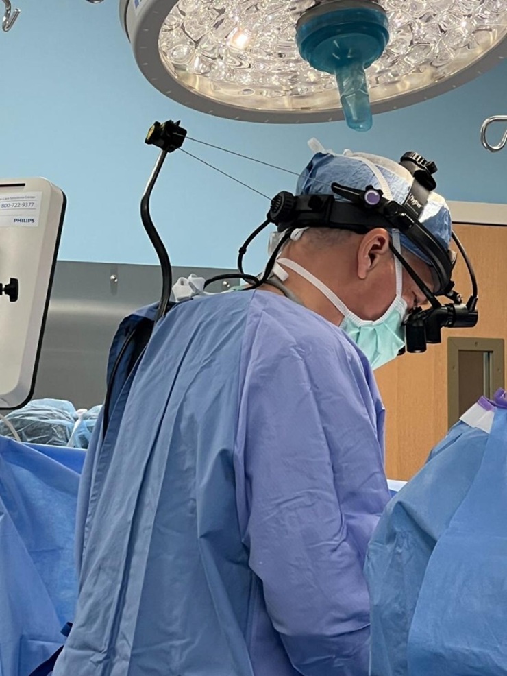 Surgeon Using NekSpine