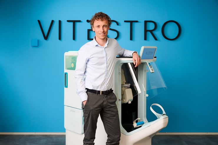 Vitestro’s device for autonomous blood draws